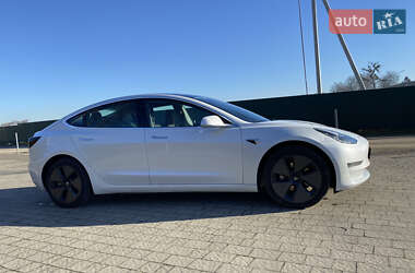 Седан Tesla Model 3 2020 в Львове