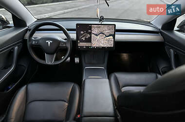 Седан Tesla Model 3 2021 в 