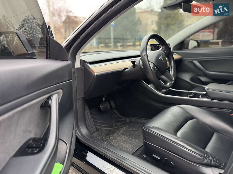 Седан Tesla Model 3 2019 в Кременчуге