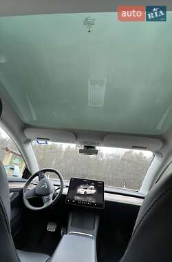 Седан Tesla Model 3 2022 в 
