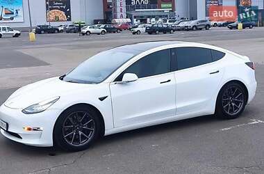 Седан Tesla Model 3 2019 в Киеве