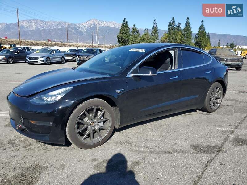 Седан Tesla Model 3 2018 в 