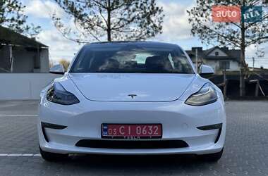 Седан Tesla Model 3 2022 в Ровно