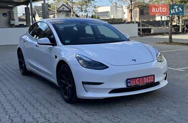 Седан Tesla Model 3 2022 в Ровно