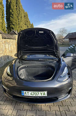 Седан Tesla Model 3 2022 в Надворной