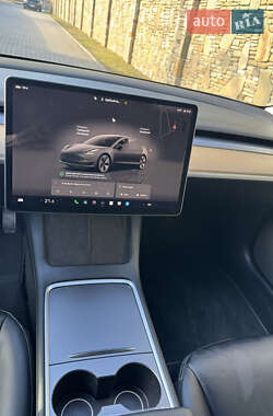 Седан Tesla Model 3 2022 в Надворной