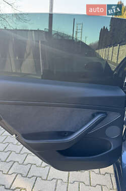 Седан Tesla Model 3 2022 в Надворной