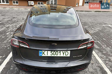 Седан Tesla Model 3 2022 в 