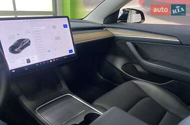 Седан Tesla Model 3 2021 в Киеве