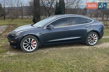 Седан Tesla Model 3 2019 в 