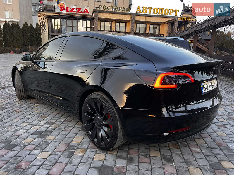 Седан Tesla Model 3 2022 в Тернополе