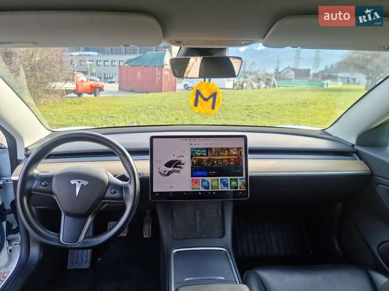 Седан Tesla Model 3 2018 в 