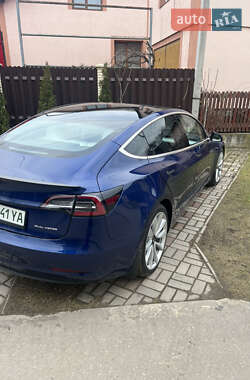 Седан Tesla Model 3 2019 в 