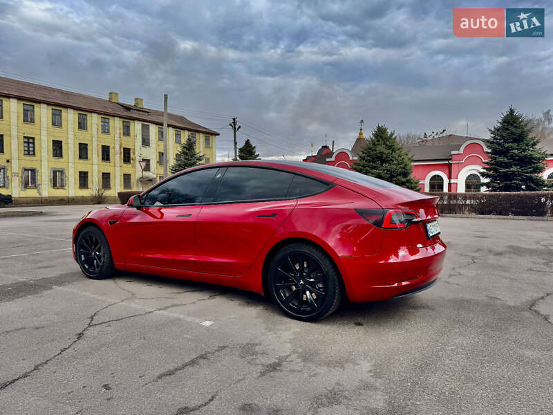 Седан Tesla Model 3 2022 в Днепре
