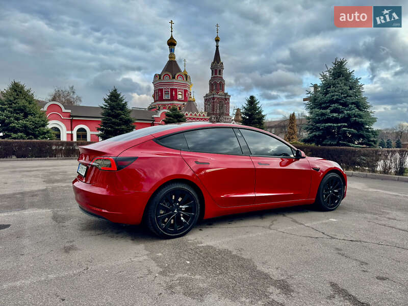 Седан Tesla Model 3 2022 в Днепре