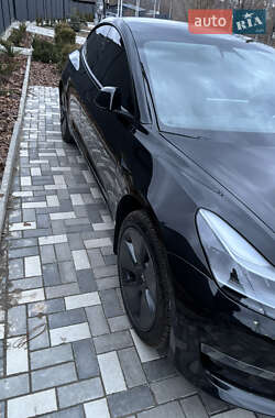 Седан Tesla Model 3 2020 в 