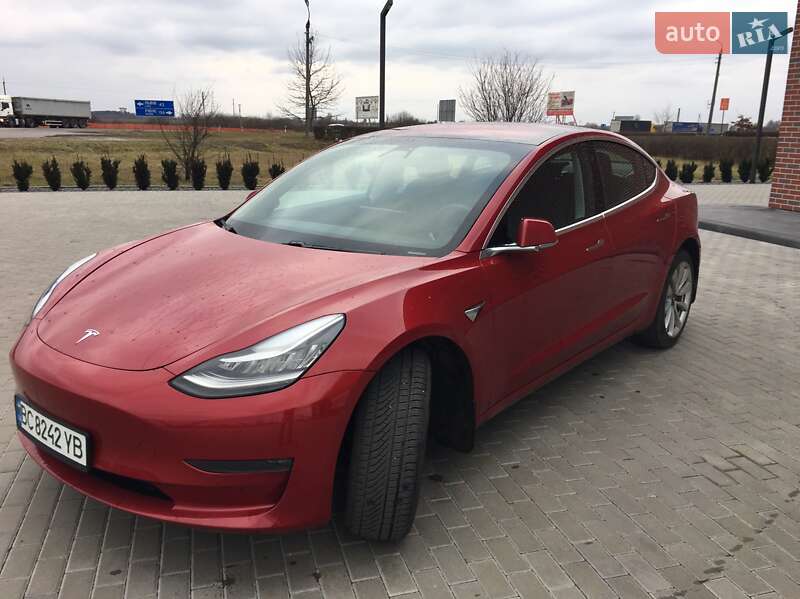 Седан Tesla Model 3 2018 в Буске