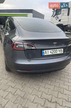 Седан Tesla Model 3 2021 в Буче