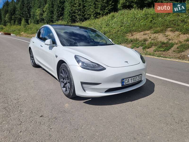 Седан Tesla Model 3 2019 в 