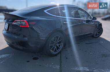 Седан Tesla Model 3 2019 в 