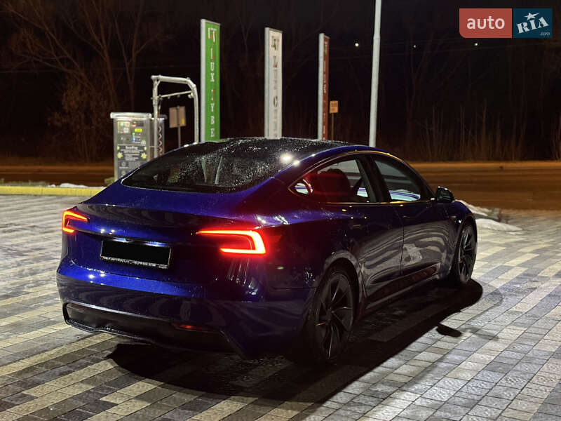 Седан Tesla Model 3 2024 в Львові