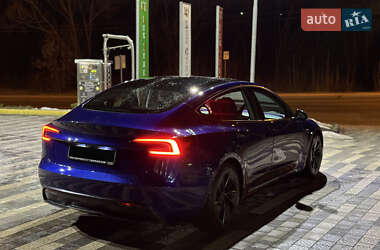 Седан Tesla Model 3 2024 в 