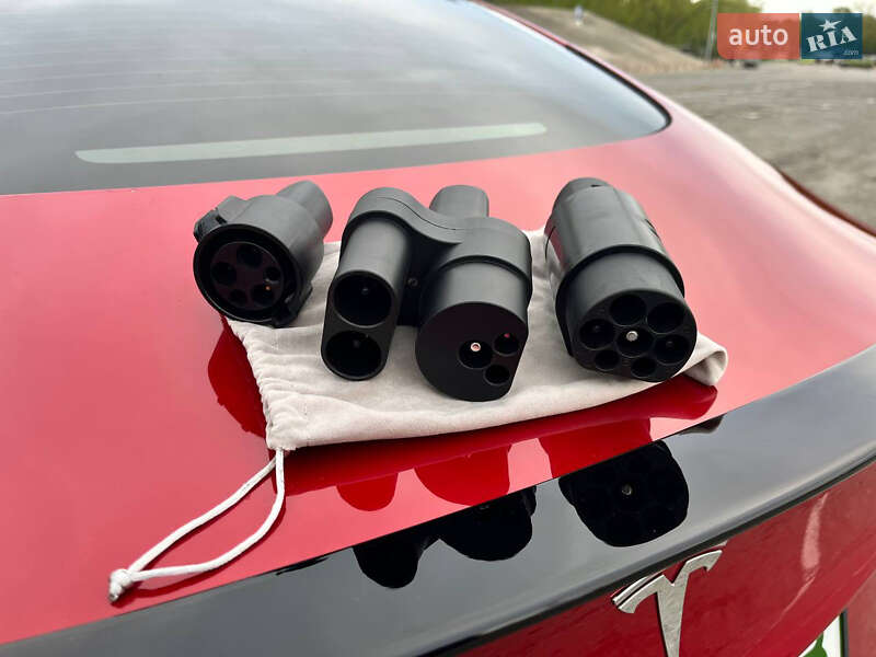 Седан Tesla Model 3 2022 в Киеве