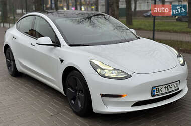 Седан Tesla Model 3 2021 в Рівному