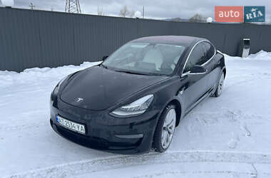 Седан Tesla Model 3 2018 в Долині