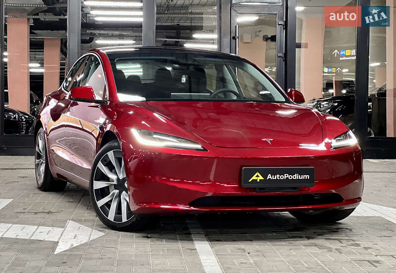 Седан Tesla Model 3 2024 в Киеве