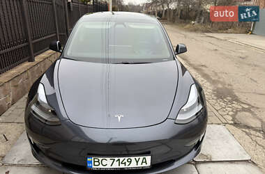 Седан Tesla Model 3 2021 в Львове