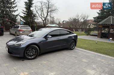 Седан Tesla Model 3 2021 в Львове