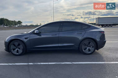 Седан Tesla Model 3 2021 в 