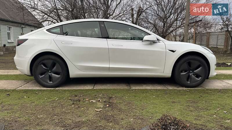 Седан Tesla Model 3 2019 в Днепре