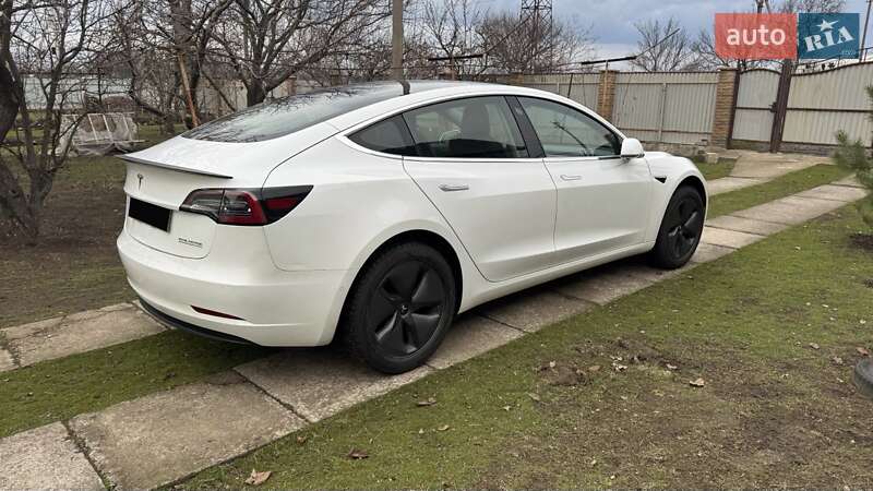 Седан Tesla Model 3 2019 в Днепре