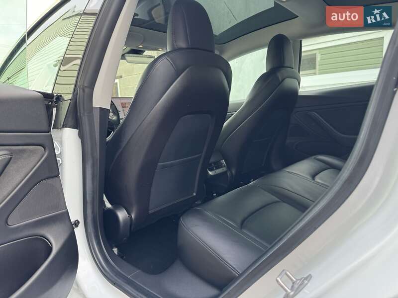 Седан Tesla Model 3 2019 в Днепре