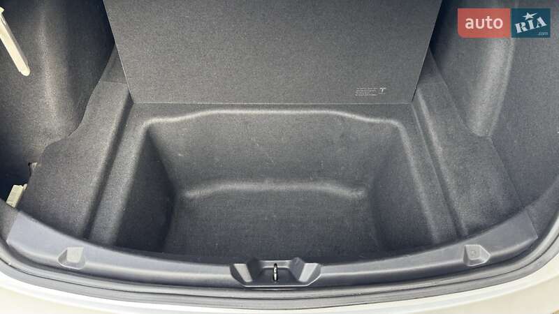 Седан Tesla Model 3 2019 в Днепре