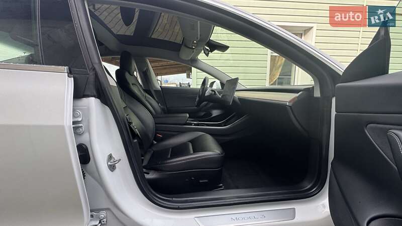 Седан Tesla Model 3 2019 в Днепре