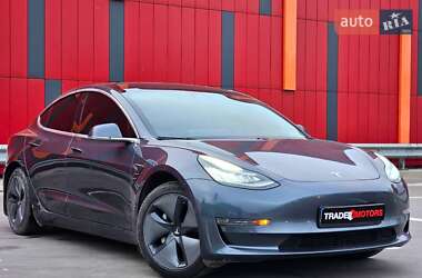 Седан Tesla Model 3 2020 в Киеве