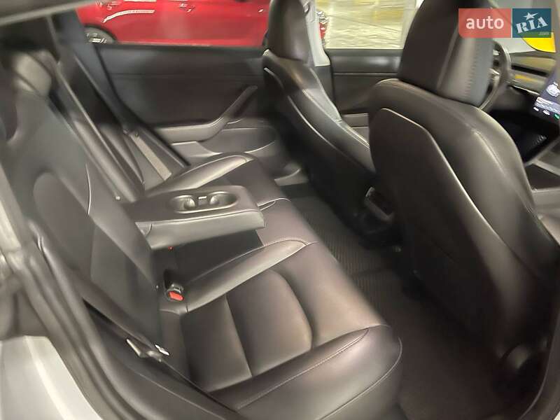 Седан Tesla Model 3 2018 в Киеве