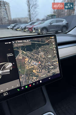 Седан Tesla Model 3 2021 в Киеве