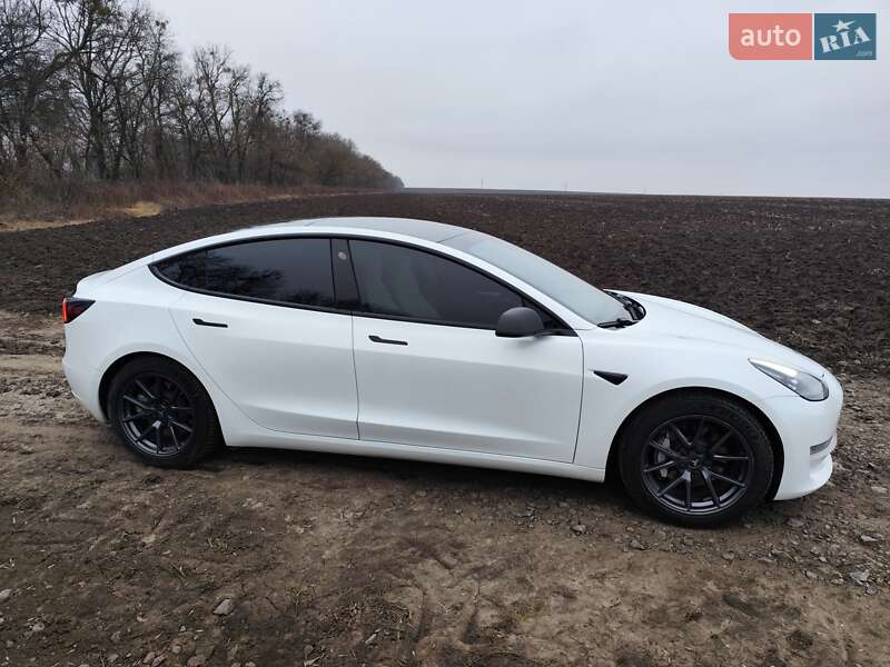 Tesla Model 3 2021