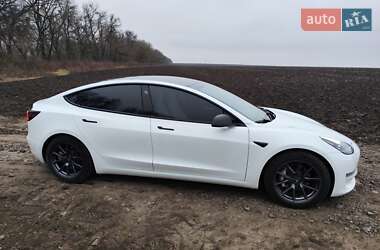 Седан Tesla Model 3 2021 в 