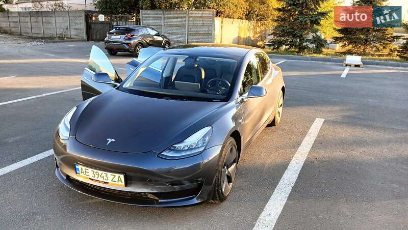 Tesla Model 3 2020