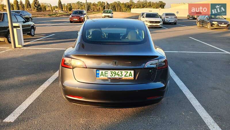 Седан Tesla Model 3 2020 в Дніпрі