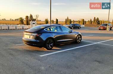 Седан Tesla Model 3 2020 в 