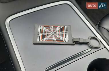 Седан Tesla Model 3 2020 в 