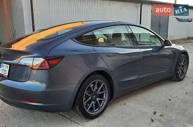 Седан Tesla Model 3 2020 в 