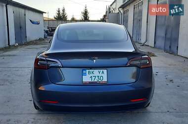 Седан Tesla Model 3 2020 в 