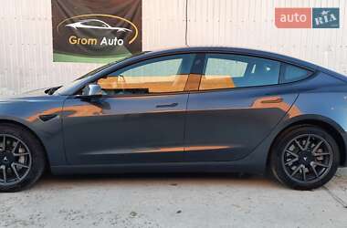 Седан Tesla Model 3 2020 в 